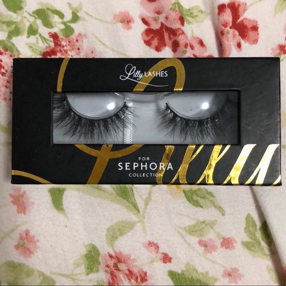 Lilly lashes in Paris